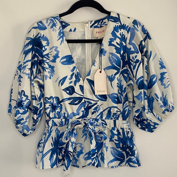 Figue Tops - Figue NWT Blue and white Floral Joyce Top Vneck Bubble sleeve size 2 $348